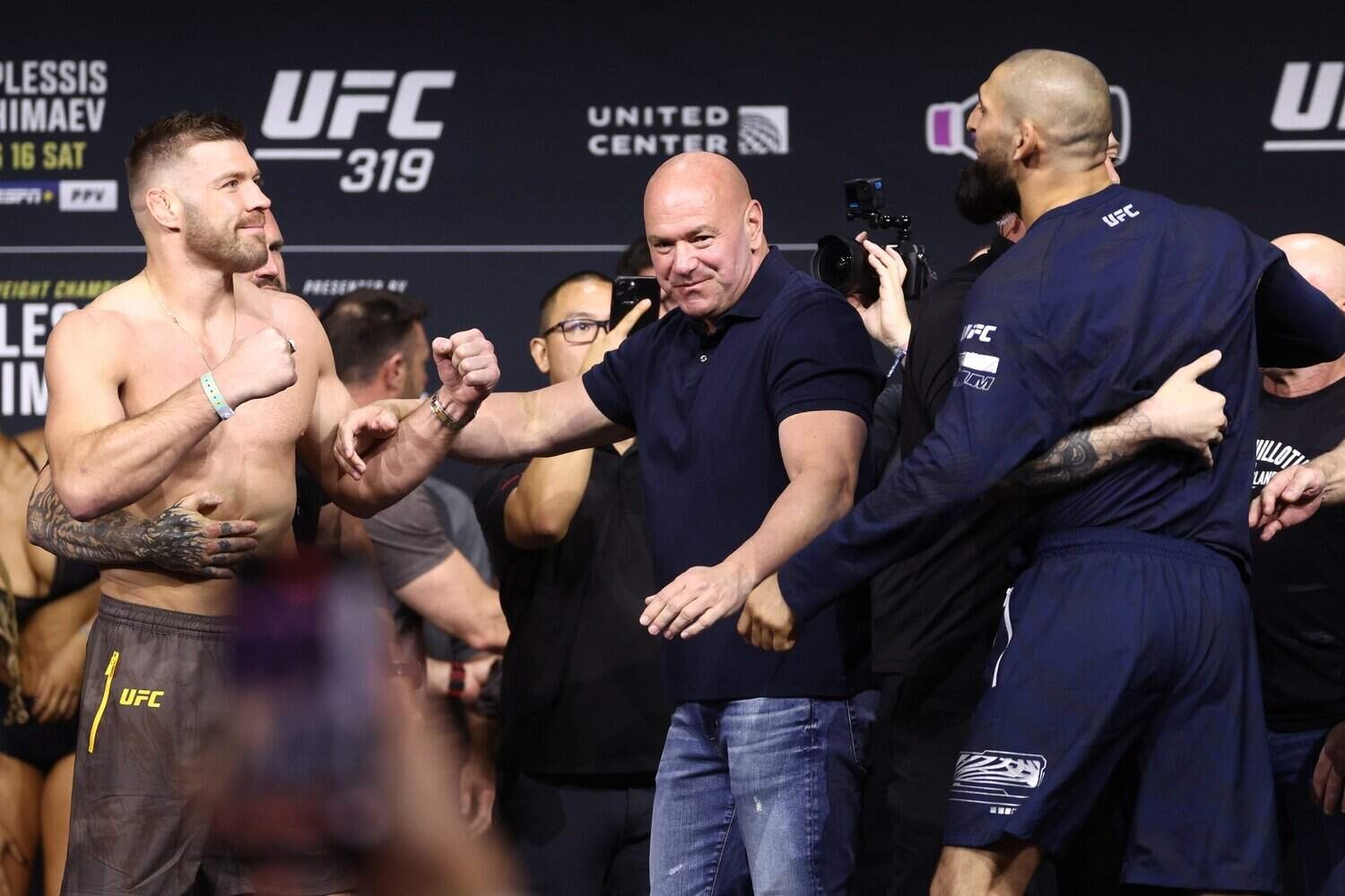 ‘I'm putting this man to sleep,' vows Dricus ahead of Chimaev fight