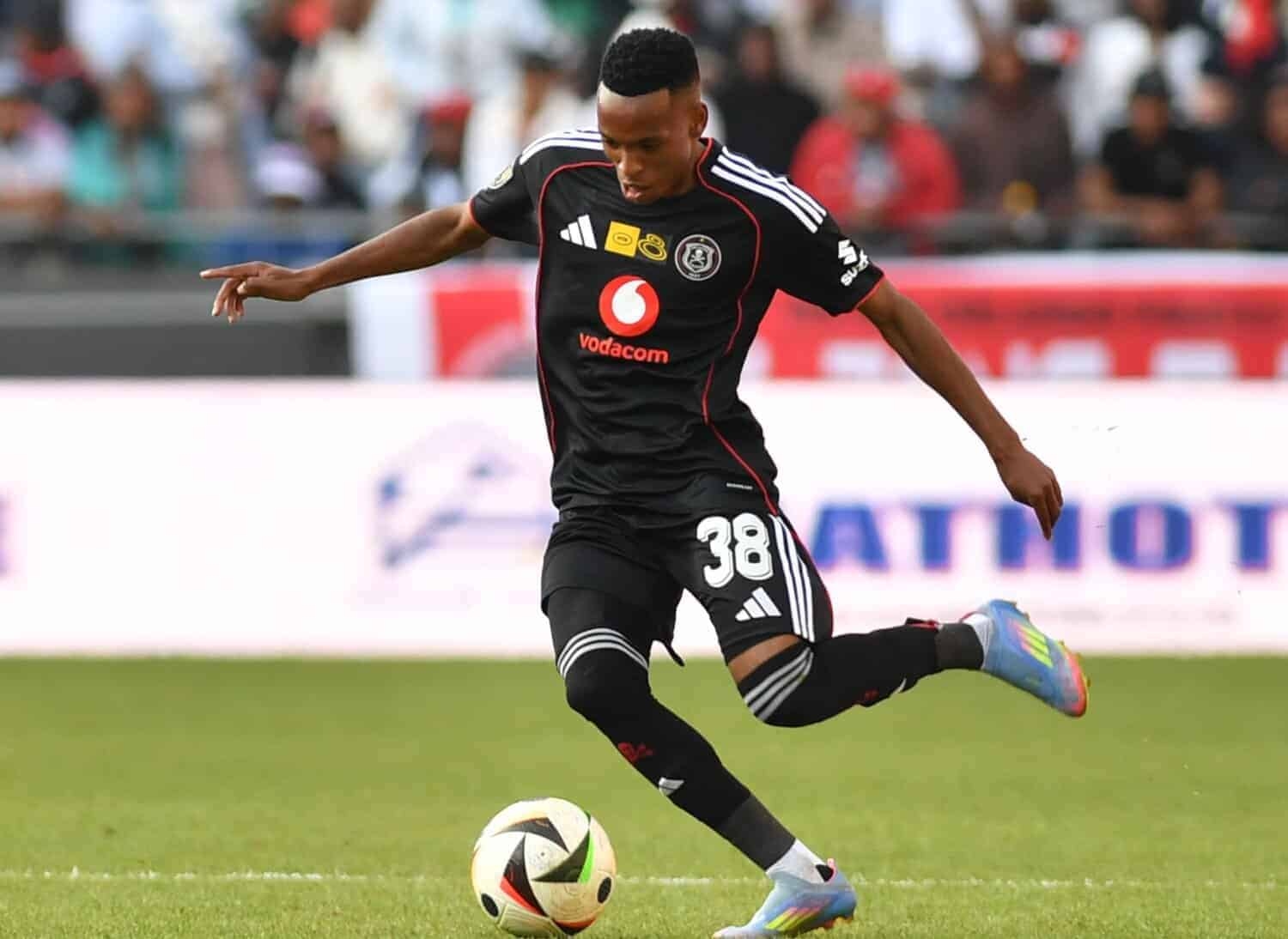 Blockbuster weekend as Premier League returns, Pirates tackle Sundowns, Boks face Wallabies and Dricus defends middleweight title & more!