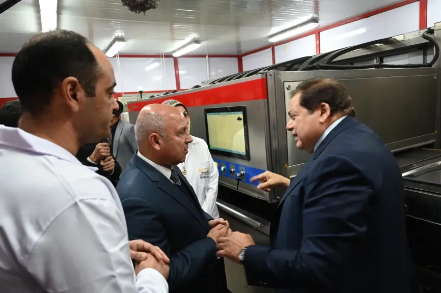 الفريق كامل الوزير يلتقي مستثمرى السويس ويوجه بالحل الفورى لكافة المشكلات