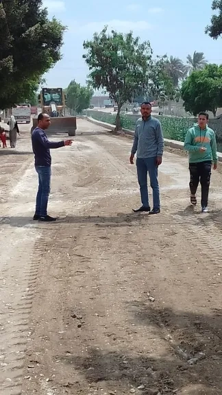استعدادًا لشم النسيم.. تجريد الطرق ورفع المخلفات والقمامة وتطهير الترع بقرى مركز ومدينة الصف