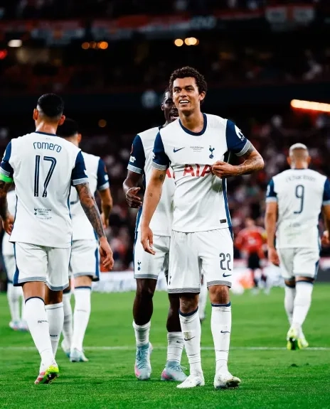 توتنهام الإنجليزي يتوج بطلا لكاس الدوري الأوروبي