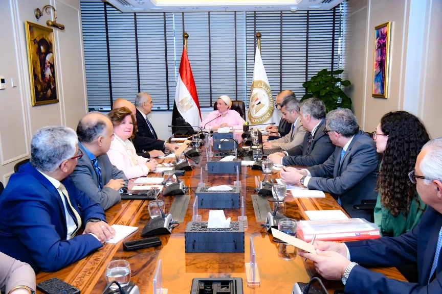 وزيرة البيئة تستقبل أعضاء جمعية رجال الأعمال المصريين لتبادل الرؤي والأفكار حول القضايا والتحديات البيئية