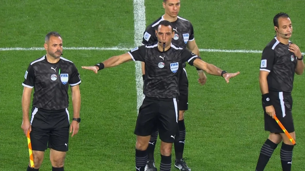 محمود بسيوني حكمًا لنهائي كأس مصر بين الزمالك وبيراميدز