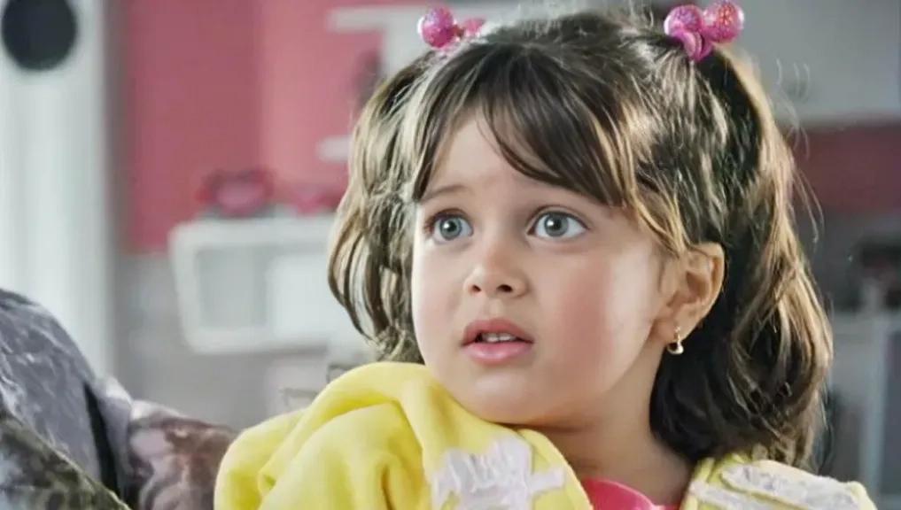 جنا عمرو تُكمل 20 عامًا.. هل تغيّرت ملامح أشهر طفلة في السينما؟