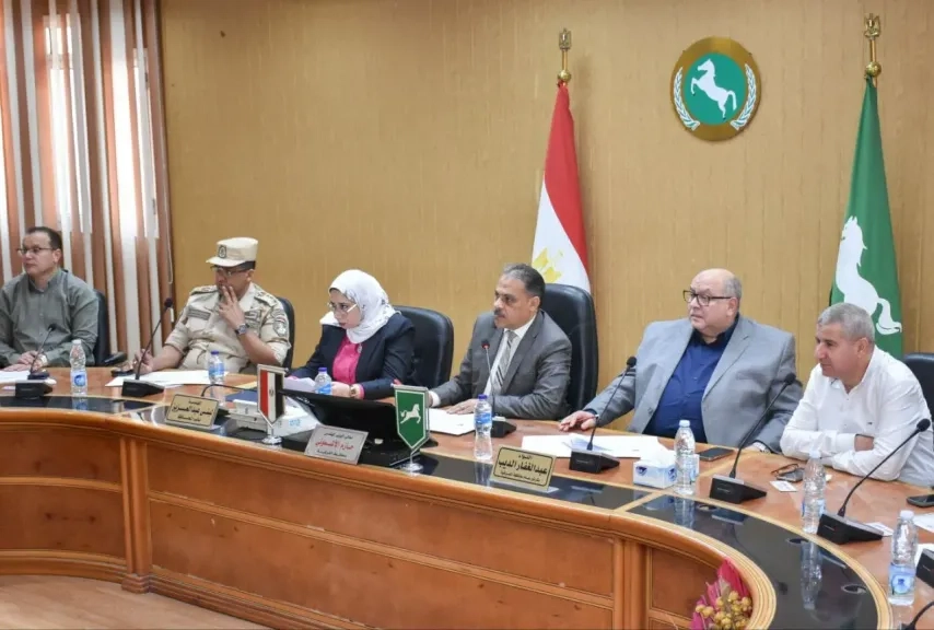 محافظ الشرقية يُكلف مديري المديريات الخدمية بتوفير الخدمات والمساعدات اللازمة إستجابة لشكاوى المواطنين