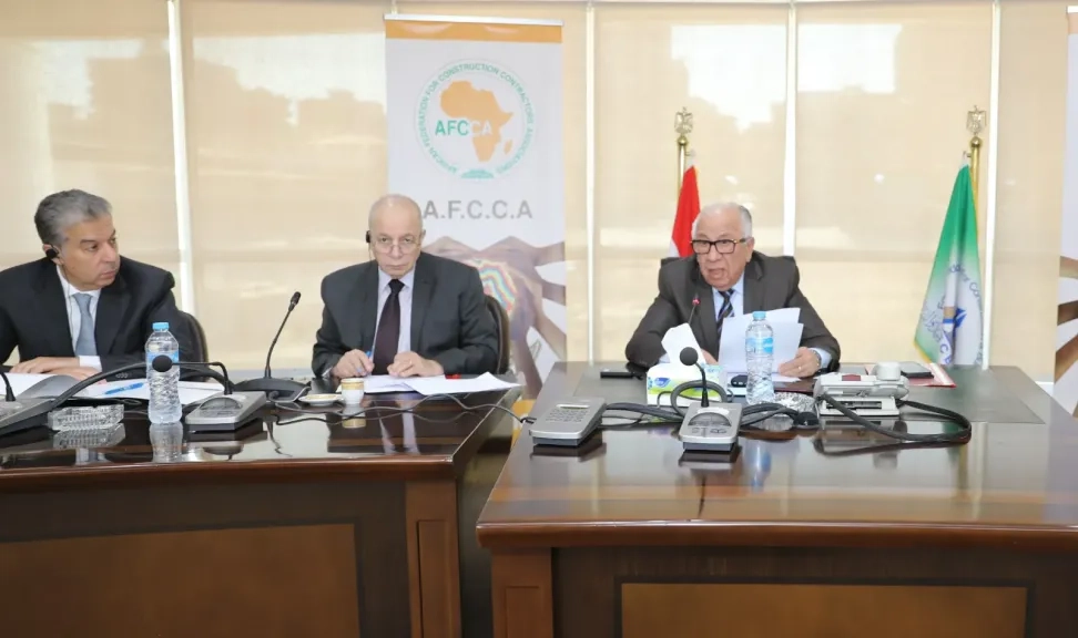 تجديد الثقة في المهندس حسن عبدالعزيز وانتخابه رئيسًا للاتحاد الأفريقي لمقاولي التشييد