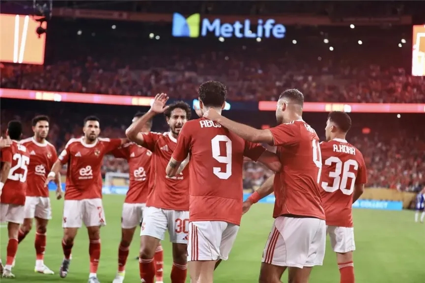 هل فرض الأهلي خصومات على لاعبيه بعد وداع كأس العالم للأندية؟ شوبير يوضح