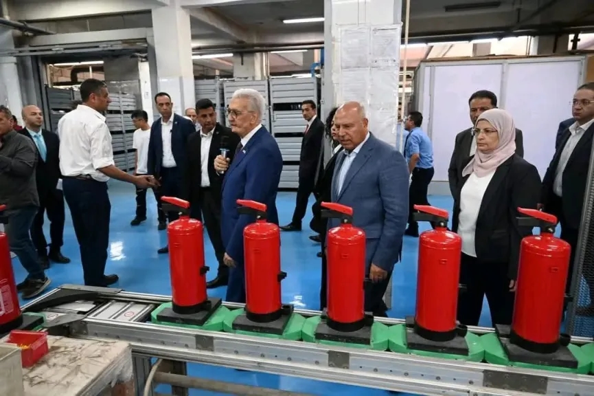 وزير الصناعة يزور مصنع بافاريا ويتفقد خطوط الإنتاج
