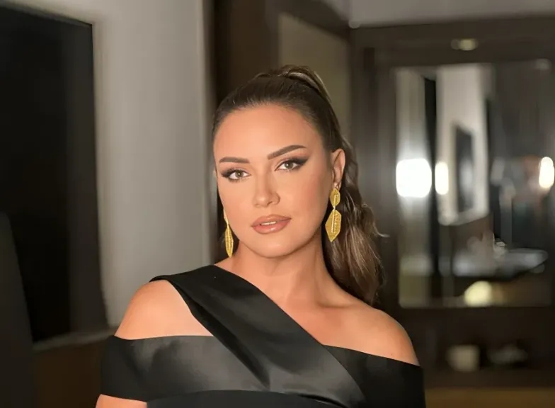 ريهام عبد الغفور تحتفل بنجاح 'كتالوج' : 'أعاد إلينا الإحساس'