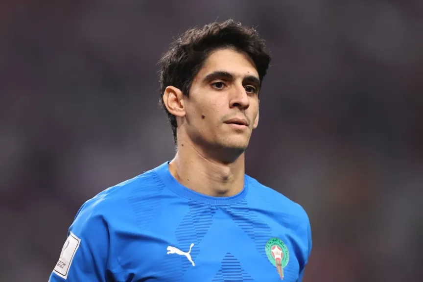 ياسين بونو يتمسك بالهلال.. ويرفض العروض الخارجية