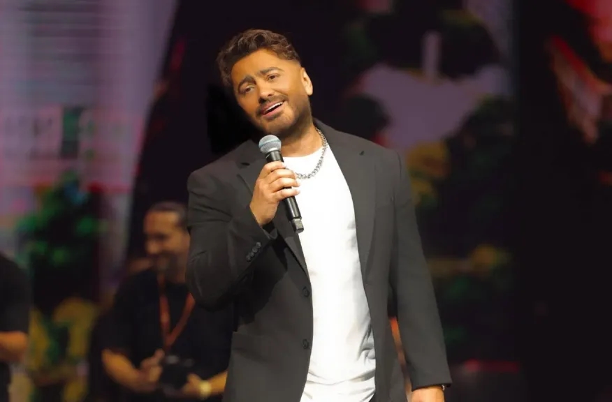 حرب الأرقام تشتعل.. تامر حسني يهاجم عمرو دياب برسالة نارية
