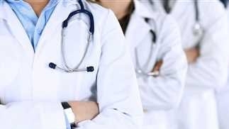 خبر سار للأطباء.. حزمة من الحوافز وتعديل هيكل الأجور