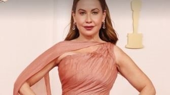 صدمة إليسا فى كان.. ريا أبي راشد تكشف سر تجاهل المصورين لها