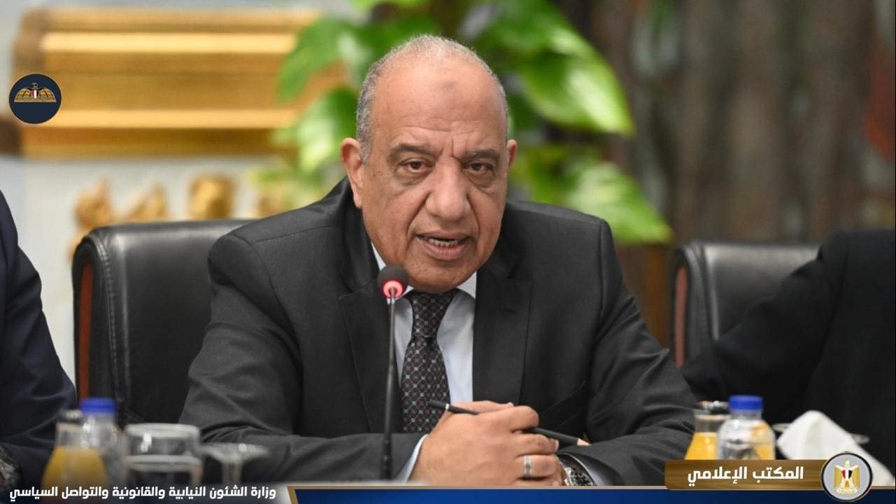مصر تتوسع في الطاقة النظيفة.. وزير الكهرباء يتابع مشروعي "أبيدوس 2" و"أمونت 2"