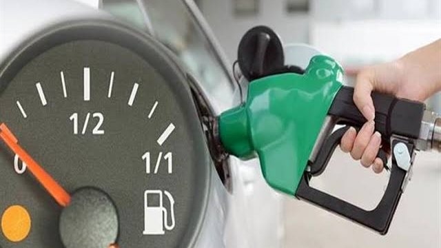 بعد زيادة أسعار البنزين والسولار .. كيف تخفض استهلاك الوقود في سيارتك