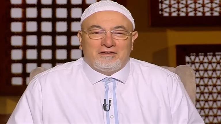 خالد الجندي: في شباب بتلبس تشيرتات عليها «كلام عيب»