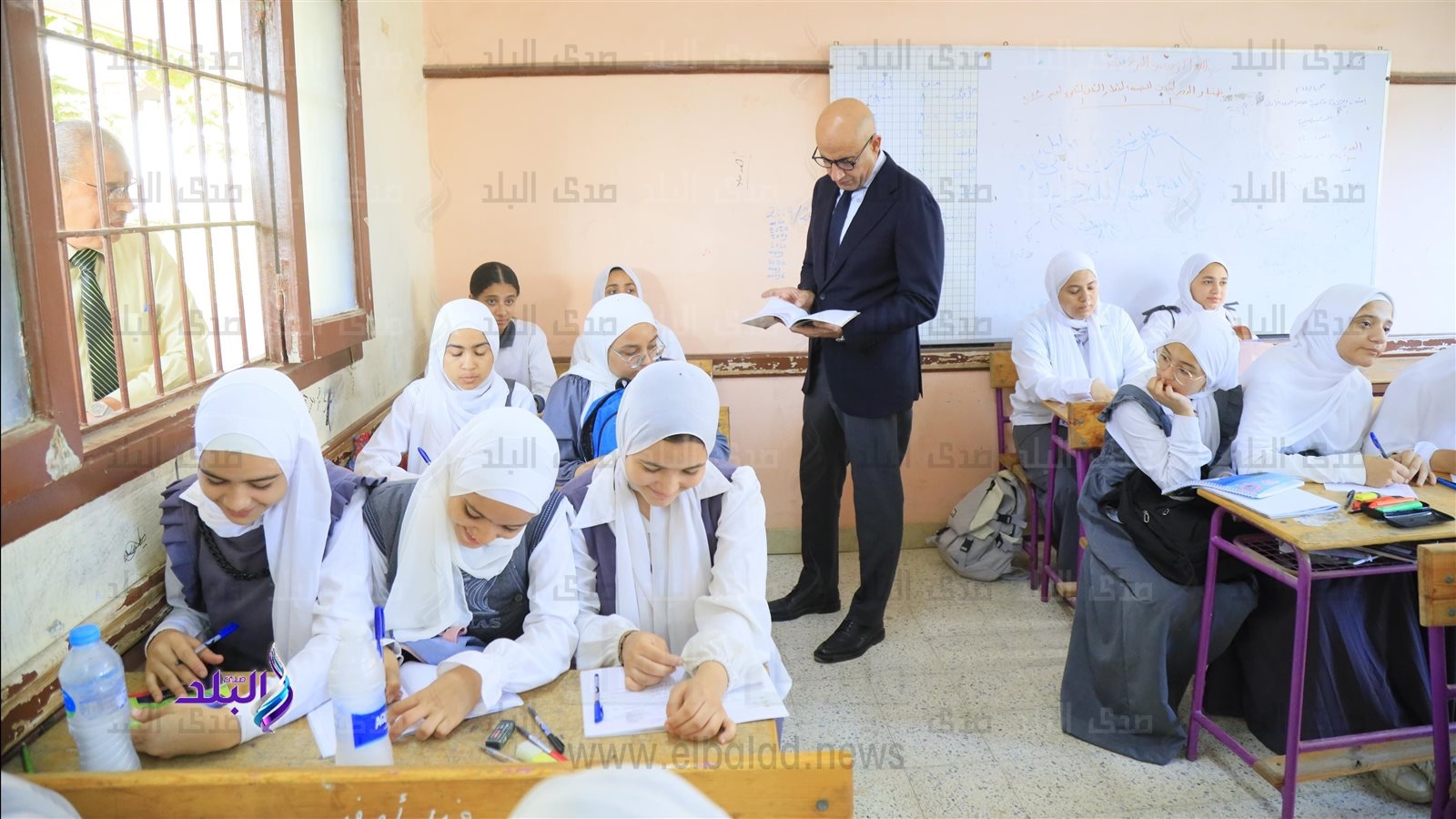 المدارس توزع استبيان البكالوريا المصرية على طلاب الإعدادية اليوم