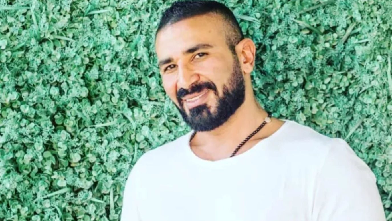 مقطورة نقل طيّرتني.. أحمد سعد يكشف تفاصيل تعرضه لحادث برفقة أسرته