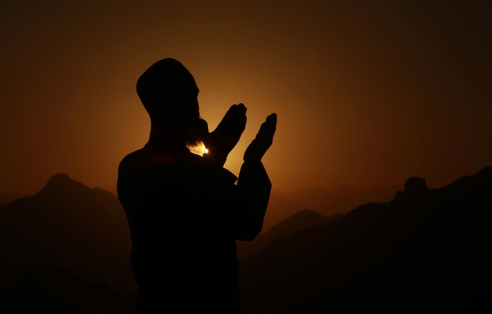 أذكار النوم مكتوبة .. اقرأ أدعية النبي وحصن نفسك حتى الصباح