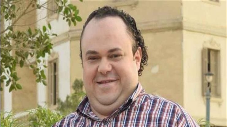 اختى ماتت.. الفنان مدحت تيخا يعلن وفاة شقيقته