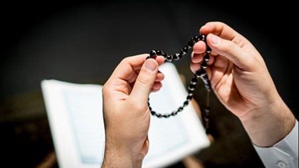 أذكار المساء كاملة لحفظ النفس من كل شر.. رددها الآن