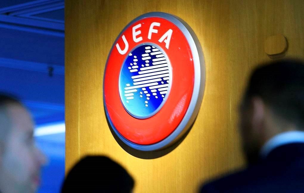 بسبب ليفربول.. الاتحاد الأوروبي لكرة القدم: إيقاف حكم إنجليزي شهير حتى 2026