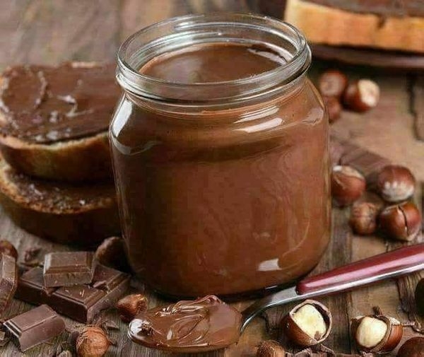 طريقة عمل شوكولاتة نوتيلا في المنزل بطعم رائع مثل الجاهزة