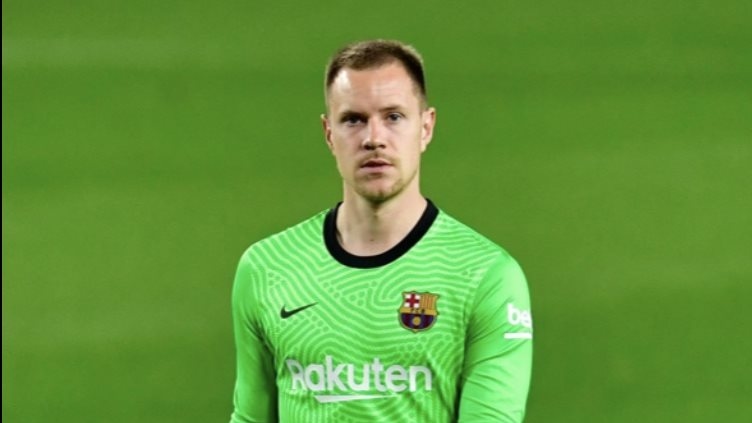 2.46 مليون يورو مكاسب برشلونة من إصابة تير شتيجن