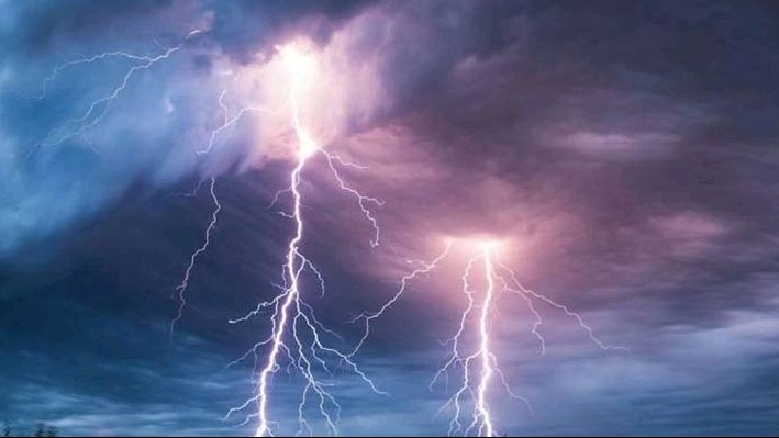الأمطار الرعدية تعود مجددًا.. تقلبات حادة غدًا والأرصاد تصدر تحذيرًا عاجلًا