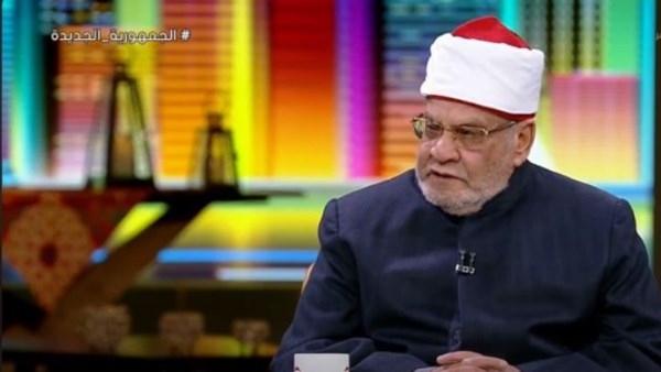 بعد فتوى الحشيش.. أحمد كريمة يوجه رسالة نارية لـ سعاد صالح