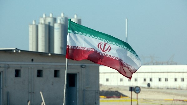 إيران تنفي تخليها عن تخصيب اليوارنيوم مقابل وعود أمريكية
