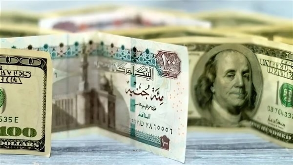 ارتفاع مفاجئ في سعر الدولار بالبنوك