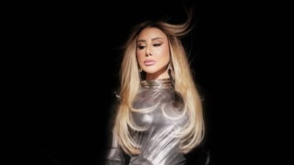 نجوى كرم تهنئ جمهورها بأحد الشعانين