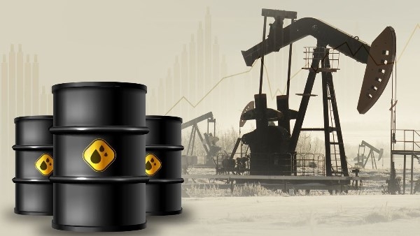 تراجع أسعار النفط بسبب توقعات باقتراب السلام بين روسيا وأوكرانيا
