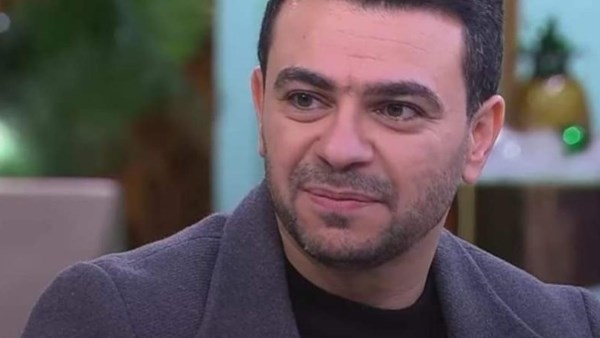 كريم الحسيني يطلب الدعاء لزوجته: تخضع لعملية جراحية دقيقة
