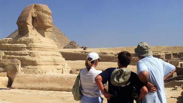 بعد توترات المنطقة.. مصر الملاذ الآمن للسائحين