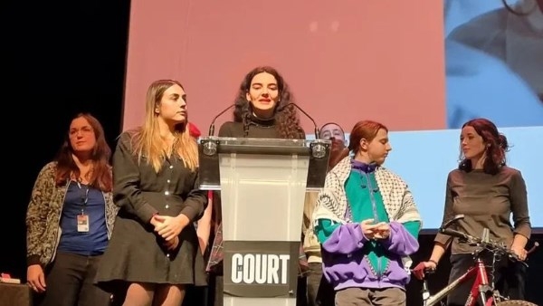 أول جائزة عالمية لفيلم الشيطان والدراجة من مهرجان كليرمون فيران بفرنسا