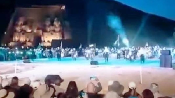 فرقة فلسطين للفنون الشعبية تبهر جمهور مهرجان أسوان الدولى للثقافة والفنون ..شاهد