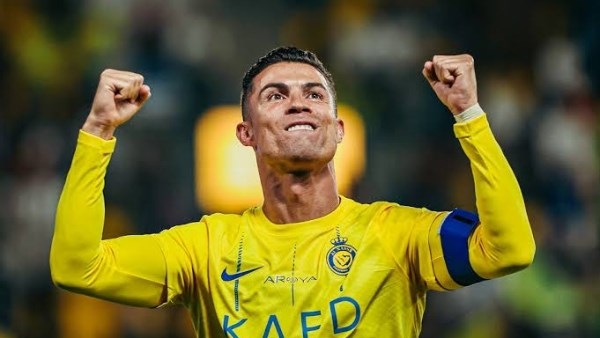 بعد شائعات رحيله.. رونالدو يعلن مصيره مع النصر السعودي