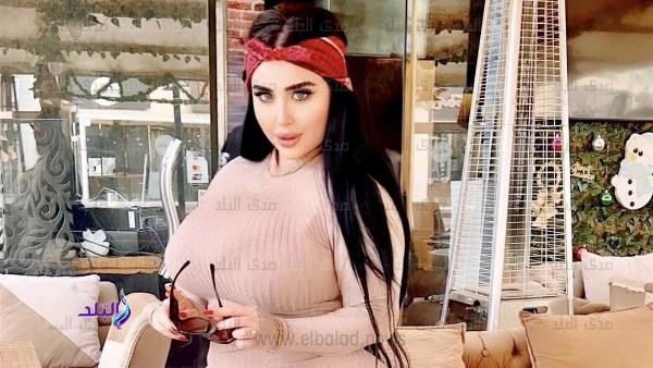 وصول البلوجر روكي أحمد المتهمة بتسهيل الدعــ.ارة للمحكمة