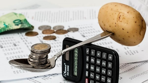 بسبب الأحداث الجارية.. الوزراء: توقعات بارتفاع التضخم العالمي بنحو 0.4% سنويًا