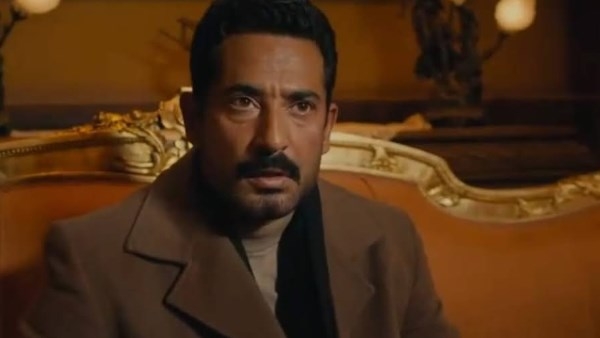 سيد الناس الحلقة 28 .. عمرو سعد يتعرف علي هوية والدته
