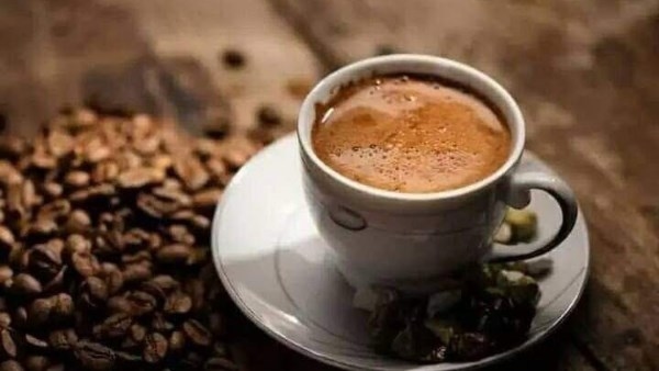 تدمر جسمك.. احذر تناول القهوة بهذه الطريقة في الصيف