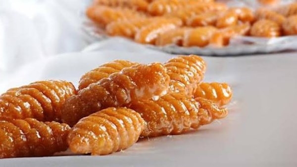 خطوة بخطوة.. طريقة عمل صوابع زينب للشيف نجلاء الشرشابي