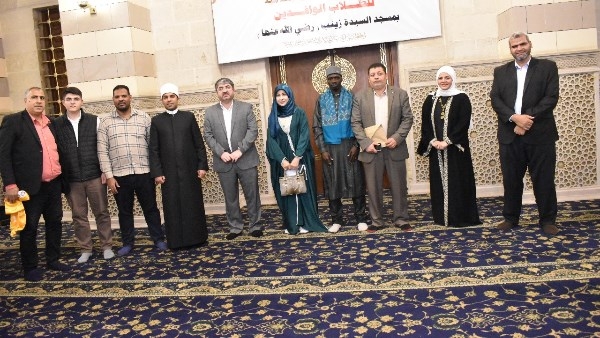 انعقاد الملتقى الفكري الثاني للوافدين بمسجد السيدة زينب.. صور