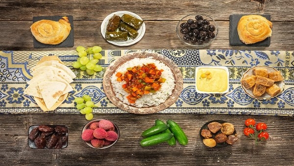 تغذية صحية ومتوازنة بعد رمضان.. كيف تتجنب الإفراط في الطعام؟