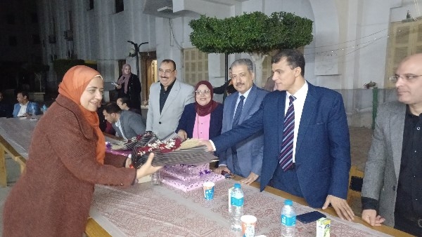 أجواء رمضانية مميزة.. آداب بني سويف تنظم حفل إفطار جماعيًا بحضور قيادات الجامعة