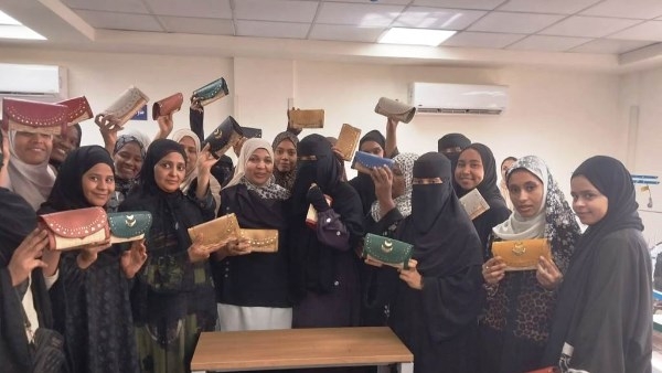 قومى المرأة بأسوان يواصل تنظيم الورش التدريبية بالمشاغل والوحدات الإنتاجية