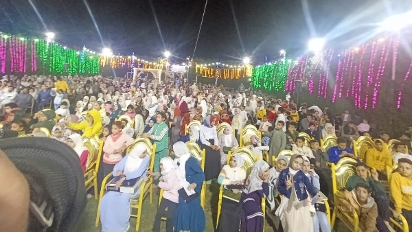 أهالي قرية أبو نجاح بالزقازيق يحتفلون بتكريم 800 حافظ للقرآن الكريم