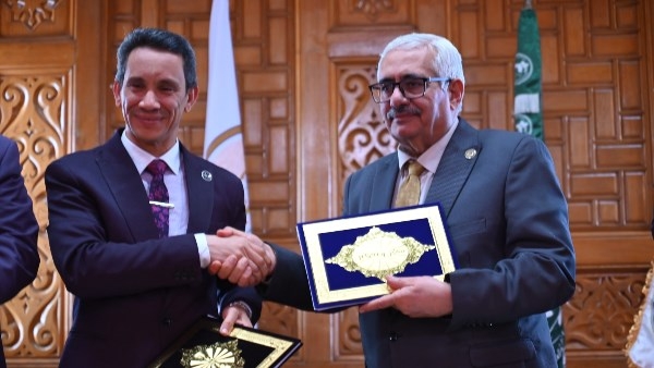 تعاون بين مركز الدراسات البردية بآثار عين شمس والجمعية الجغرافية المصرية